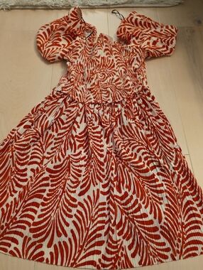H&M Red and White Smocked Puff-Sleeve Dress